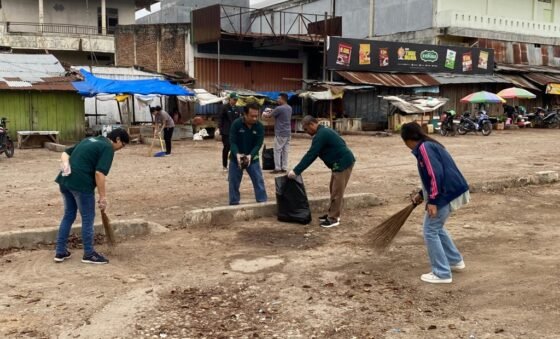 Wujud HARMONI-FEST dan Jaga Kebersihan Tempat Publik, BPS TTU Bersihkan Sampah di Terminal